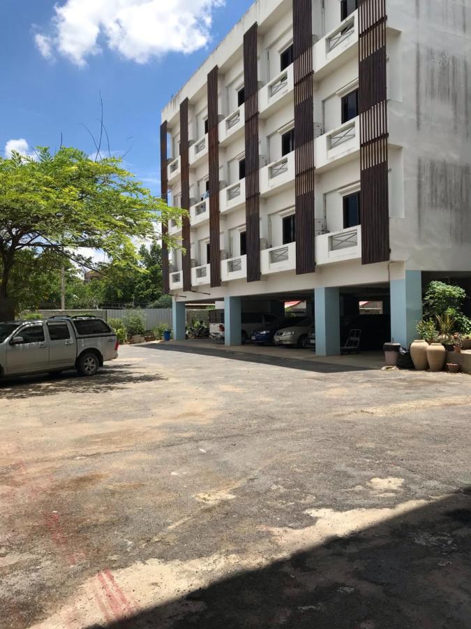 Vatchara Northgate Hotel Nakhon Sawan Esterno foto
