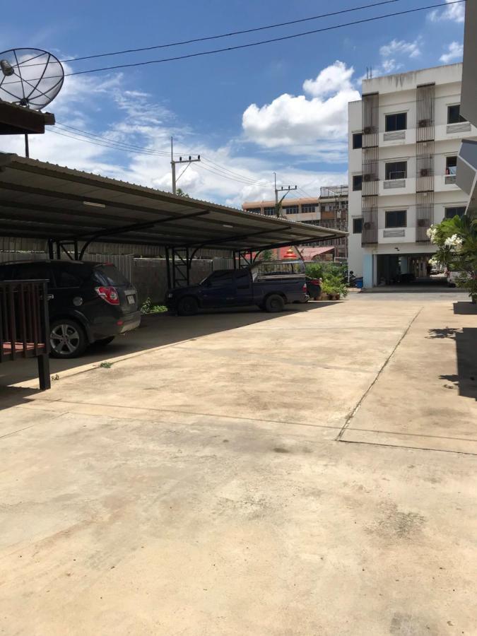 Vatchara Northgate Hotel Nakhon Sawan Esterno foto