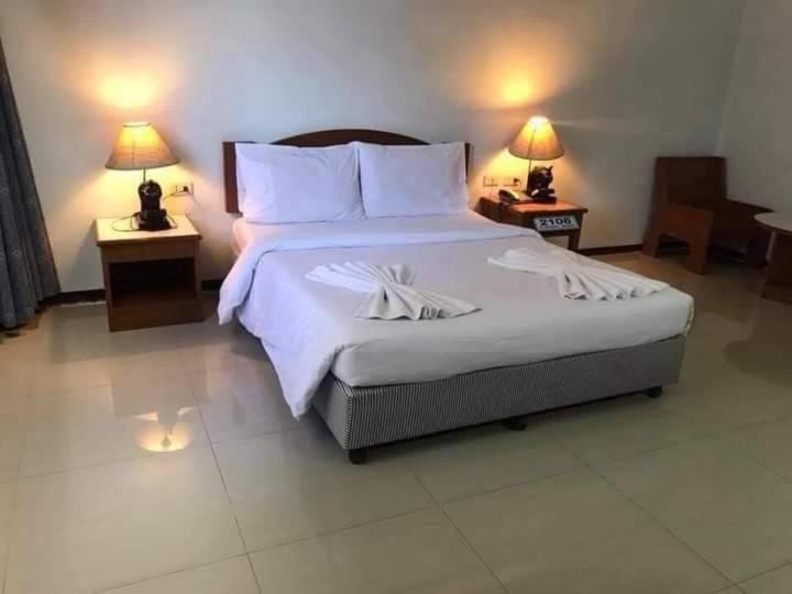 Vatchara Northgate Hotel Nakhon Sawan Esterno foto