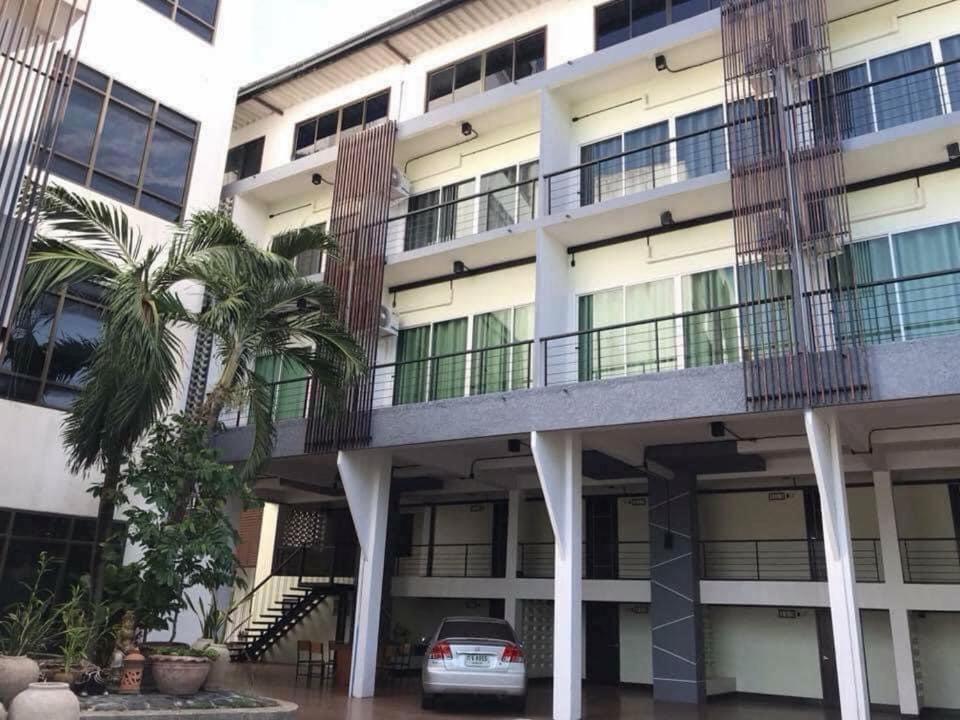 Vatchara Northgate Hotel Nakhon Sawan Esterno foto