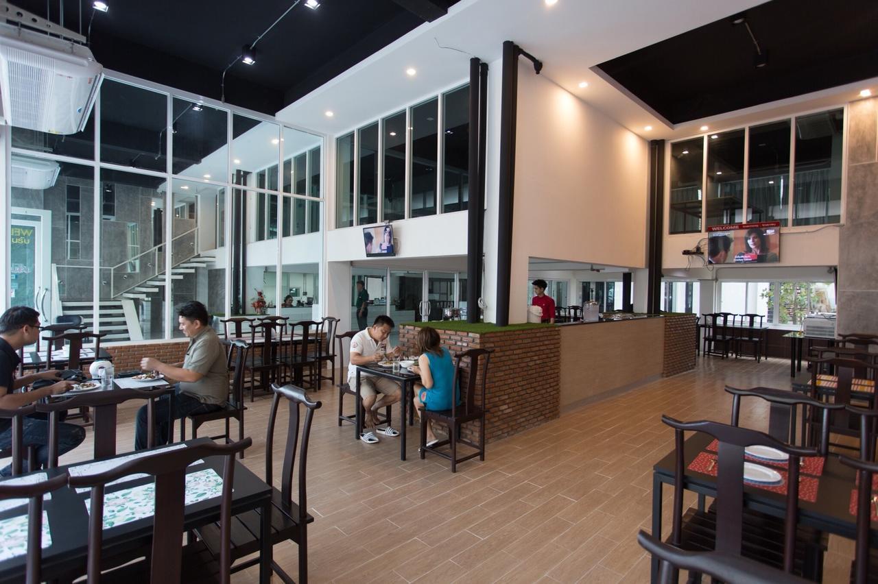 Vatchara Northgate Hotel Nakhon Sawan Esterno foto