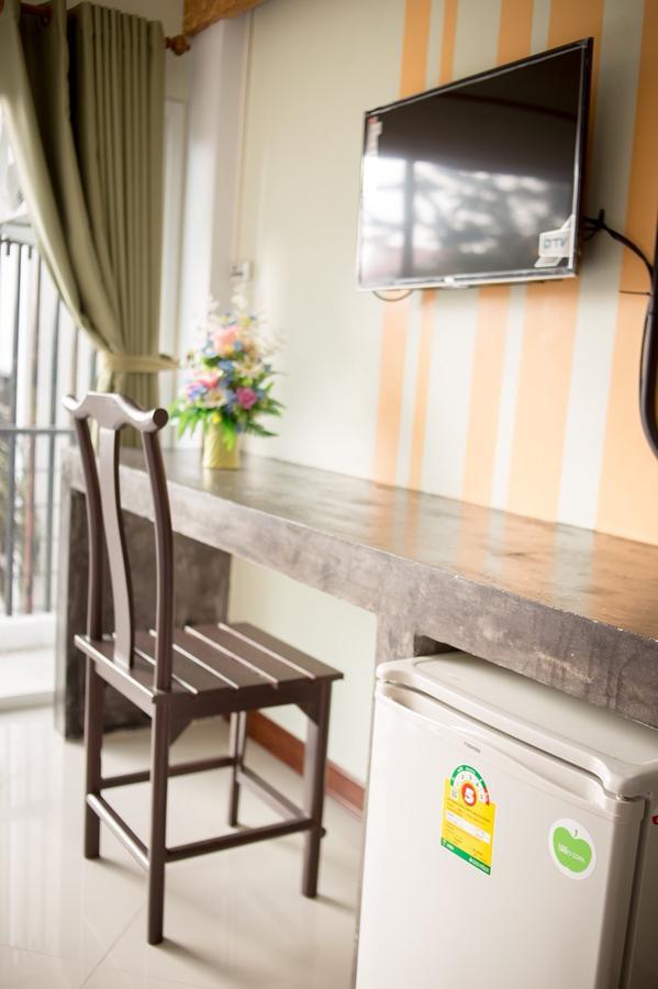 Vatchara Northgate Hotel Nakhon Sawan Esterno foto